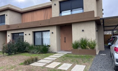Hermosa casa a la venta en Barrio Privado