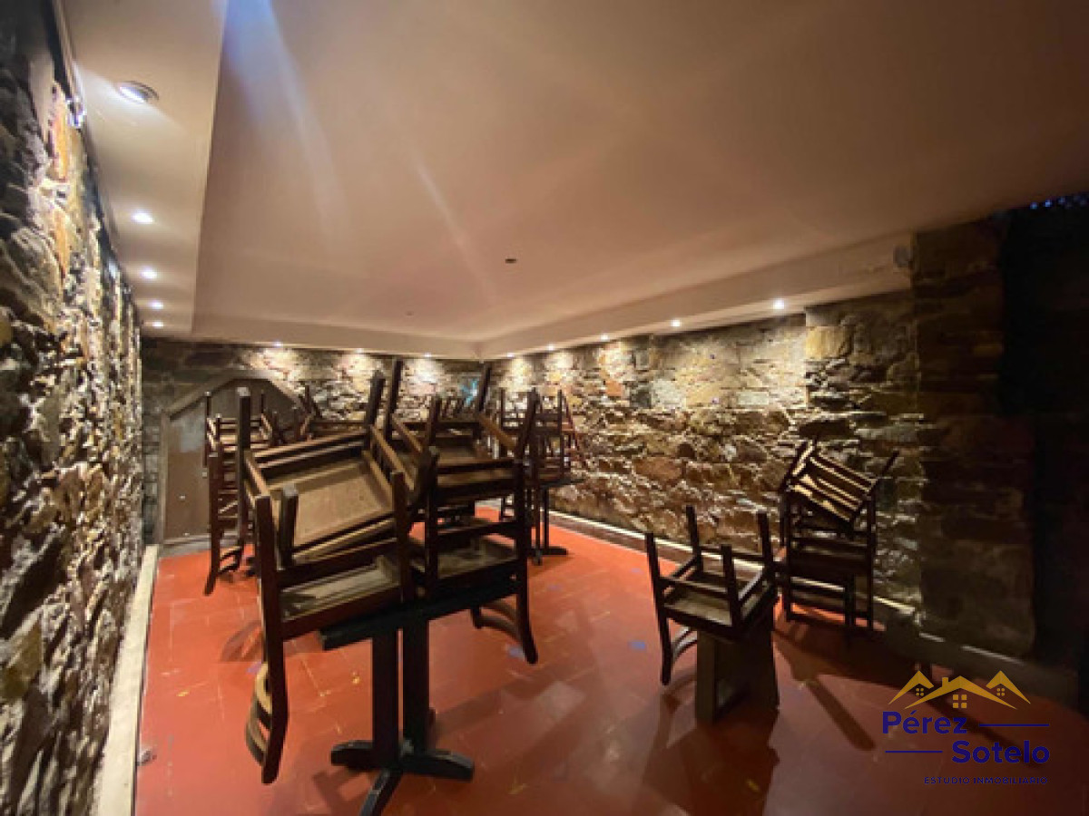 Local Comercial ID.732 - LOCAL A LA VENTA. EXCELENTE RENTA. PALERMO, MONTEVIDEO