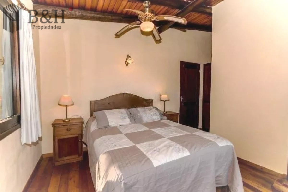 Casa ID.3887 - vende un atractivo Complejo integrado por 3 viviendas independientes