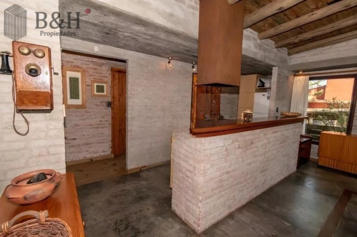 Casa ID.3887 - vende un atractivo Complejo integrado por 3 viviendas independientes