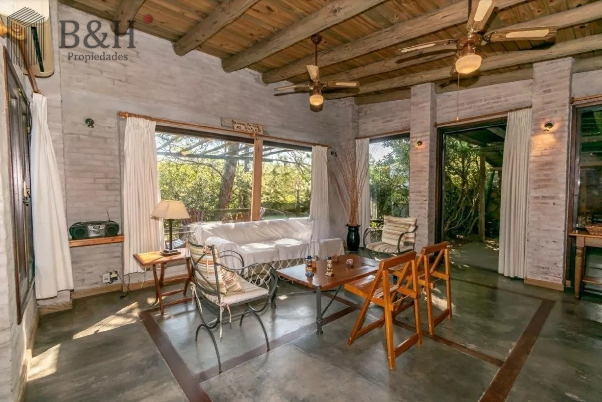 Casa ID.3887 - vende un atractivo Complejo integrado por 3 viviendas independientes