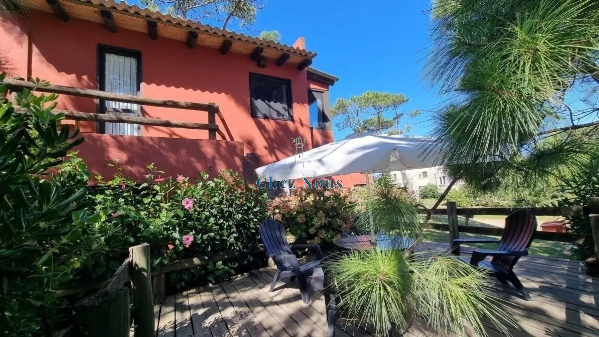 Casa ID.410 - vende un atractivo Complejo integrado por 3 viviendas independientes
