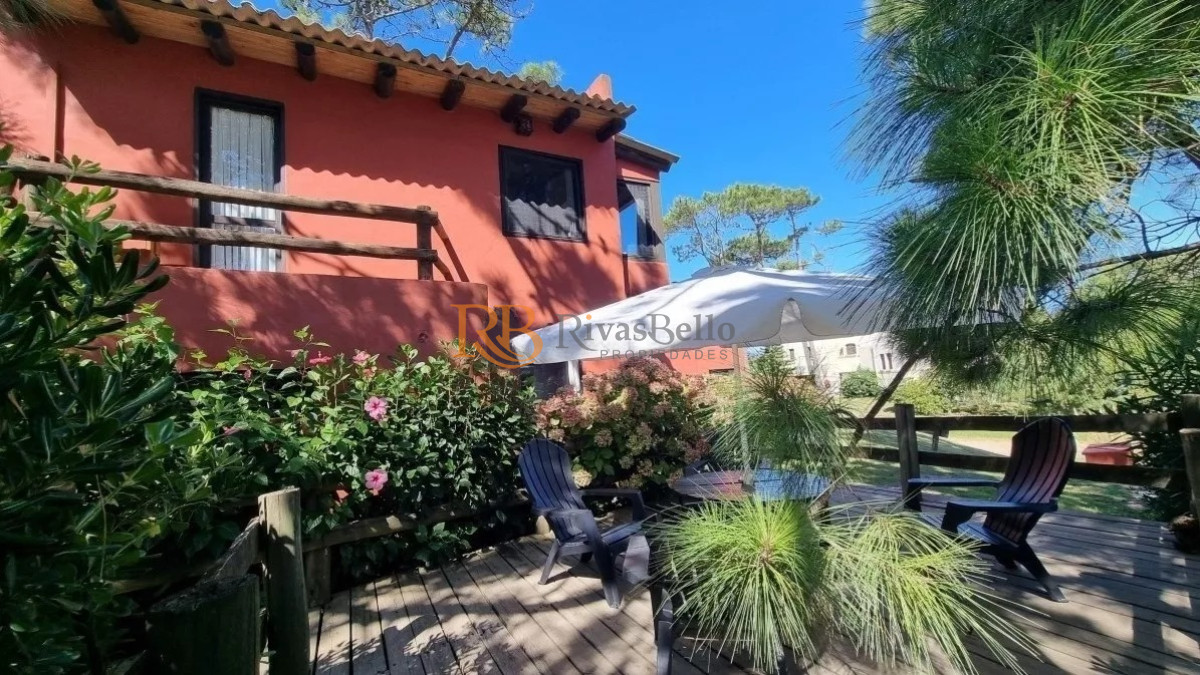 Casa ID.49 - vende un atractivo Complejo integrado por 3 viviendas independientes