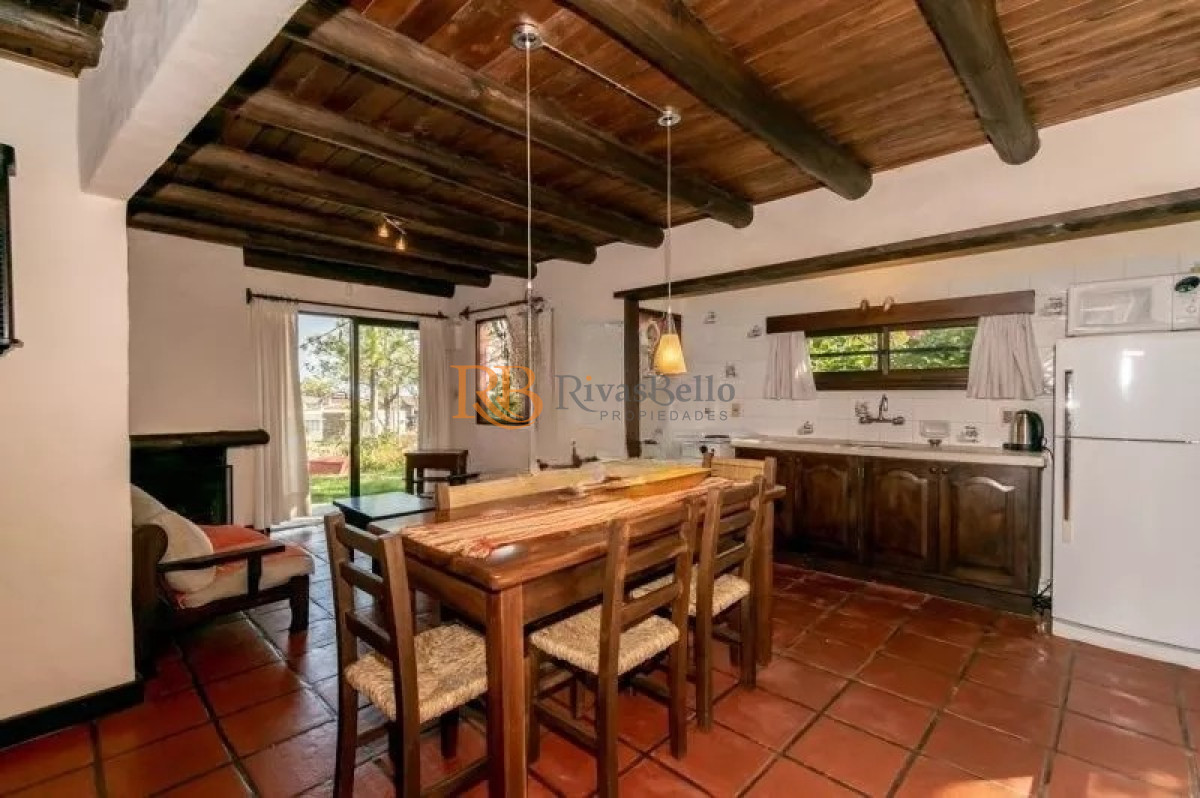 Casa ID.49 - vende un atractivo Complejo integrado por 3 viviendas independientes