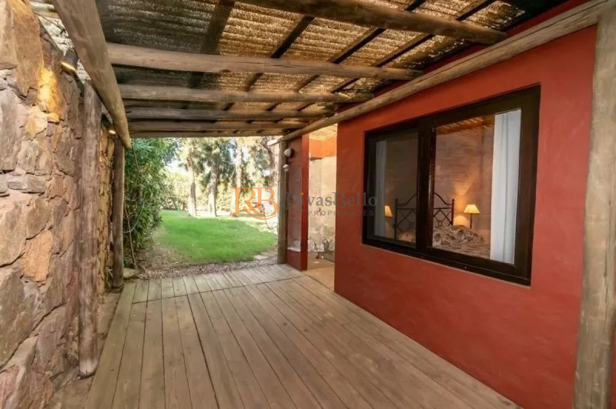 Casa ID.49 - vende un atractivo Complejo integrado por 3 viviendas independientes