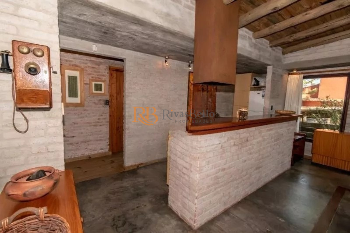 Casa ID.49 - vende un atractivo Complejo integrado por 3 viviendas independientes