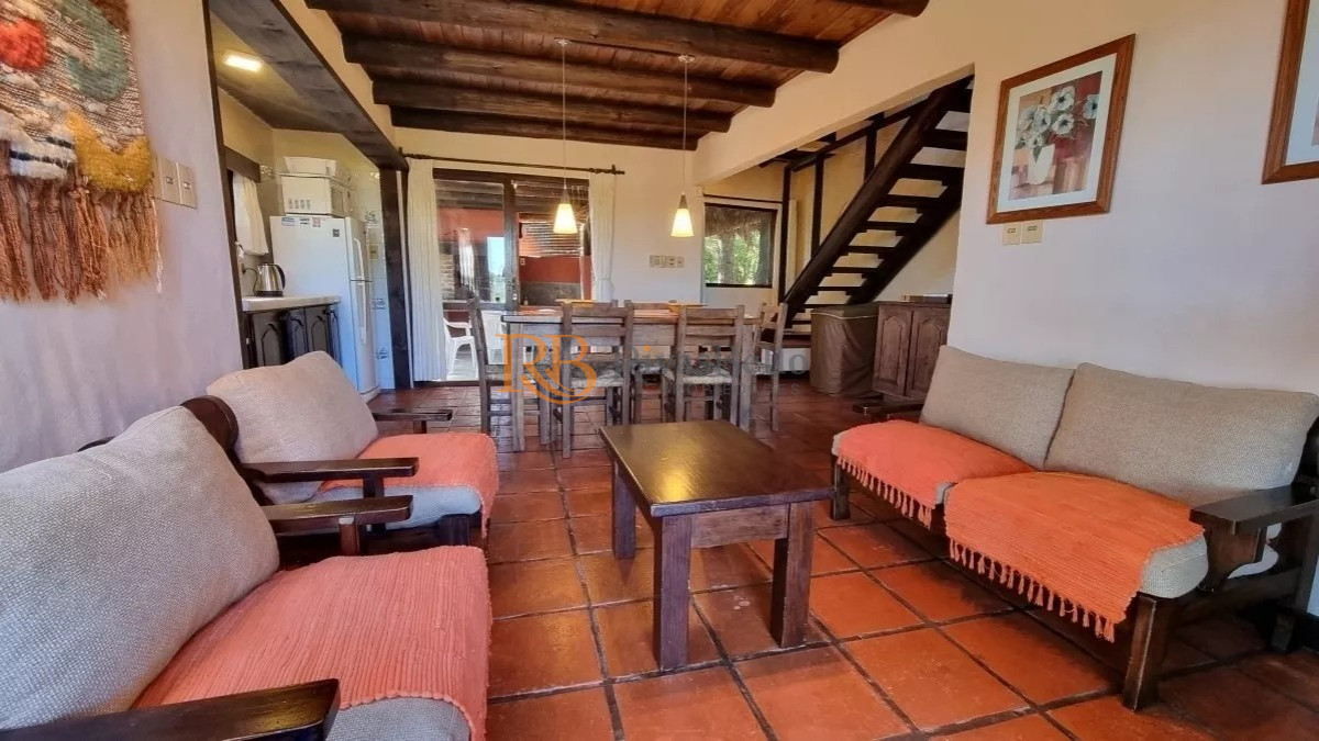 Casa ID.49 - vende un atractivo Complejo integrado por 3 viviendas independientes