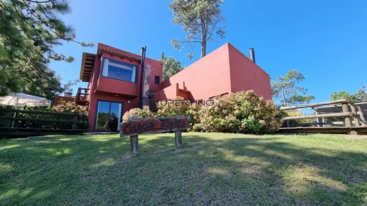 vende un atractivo Complejo integrado por 3 viviendas independientes — foto 1