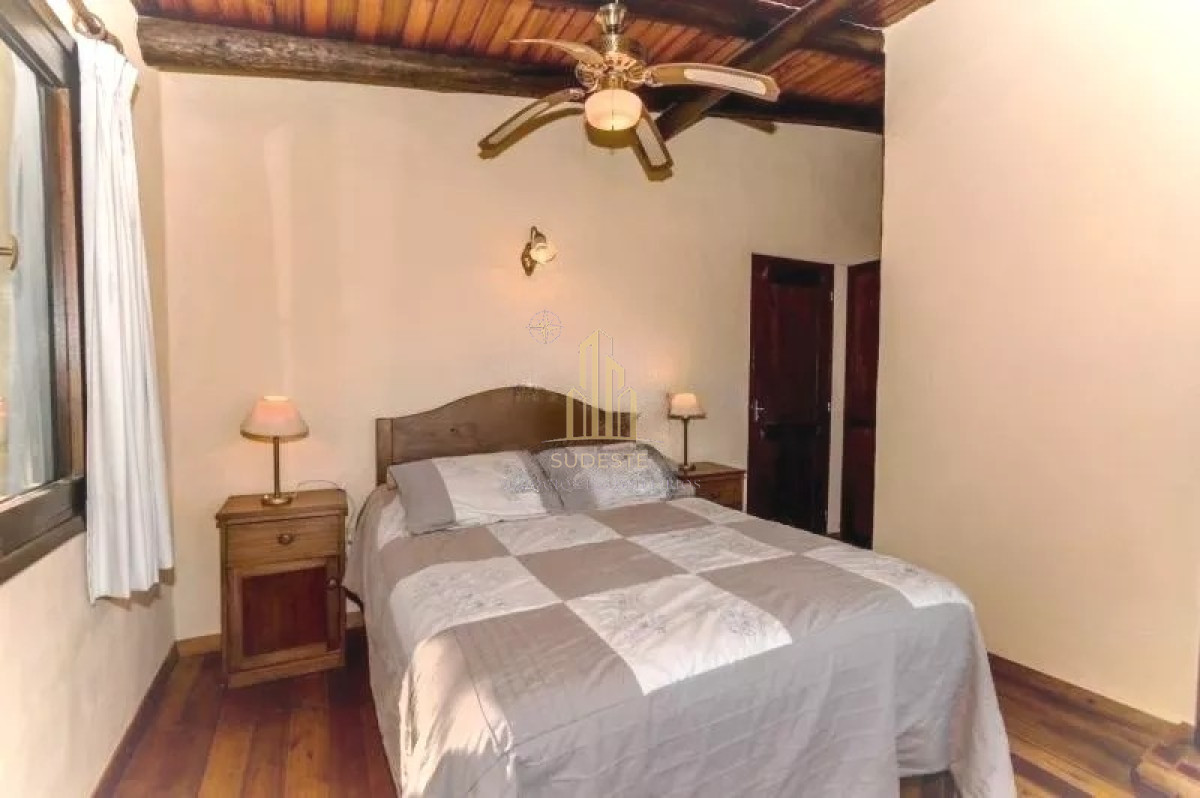 Casa ID.53 - Venta de Complejo integrado por 3 viviendas independientes