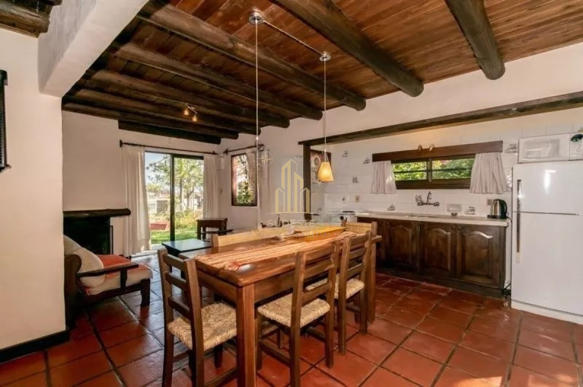 Casa ID.53 - Venta de Complejo integrado por 3 viviendas independientes
