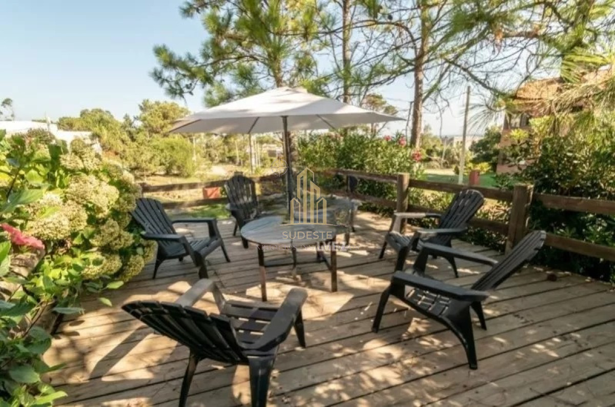 Casa ID.53 - Venta de Complejo integrado por 3 viviendas independientes