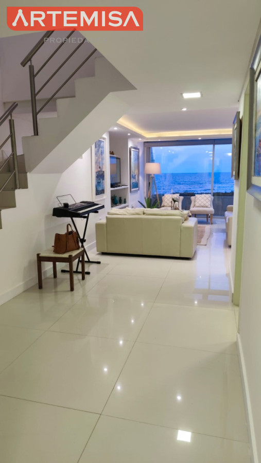 Apartamento ID.975 - Espectacular PENTHOUSE DUPLEX  frente al MAR 4 SUITES
