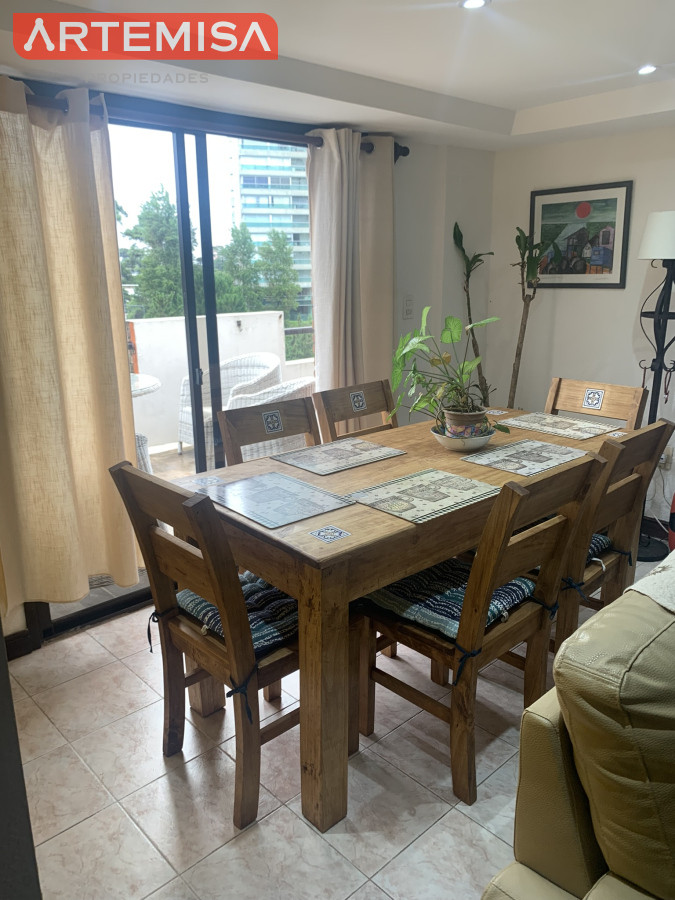 Apartamento ID.736 - Pent-House Con amplio parrillero Propio. 