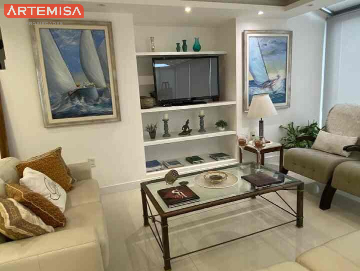 Apartamento ID.975 - Espectacular PENTHOUSE DUPLEX  frente al MAR 4 SUITES