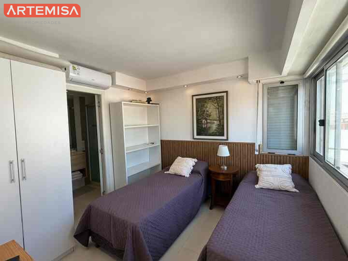 Apartamento ID.975 - Espectacular PENTHOUSE DUPLEX  frente al MAR 4 SUITES