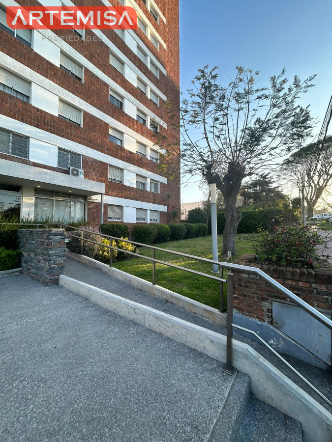 Apartamento ID.855 - Amplio e iluminado apartamento en Malvin 2/3 dormitorios y cocheras