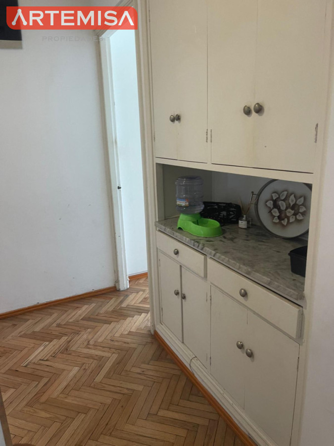 Apartamento ID.868 - Amplio apartamento de excelente construcción totalmente actualizado 3 dormitorios 