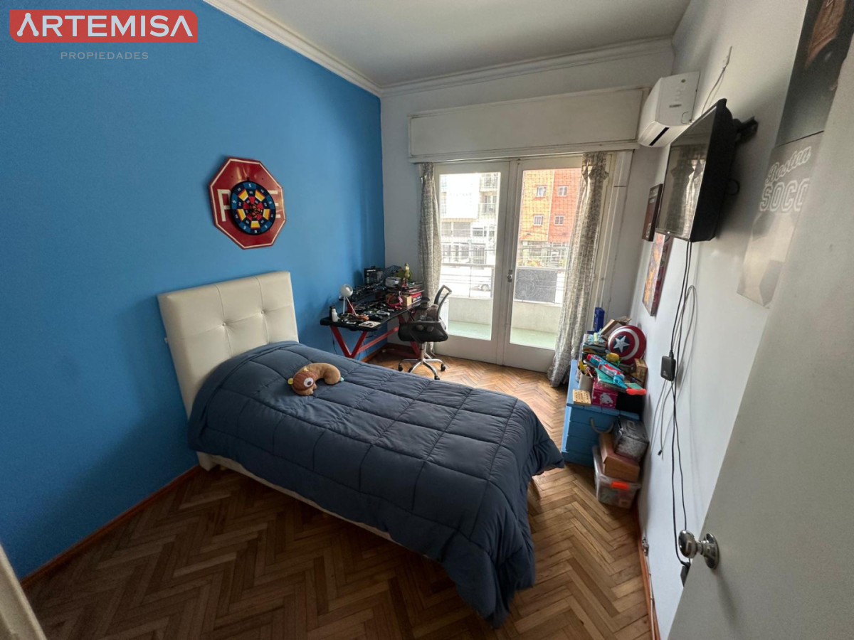 Apartamento ID.868 - Amplio apartamento de excelente construcción totalmente actualizado 3 dormitorios 