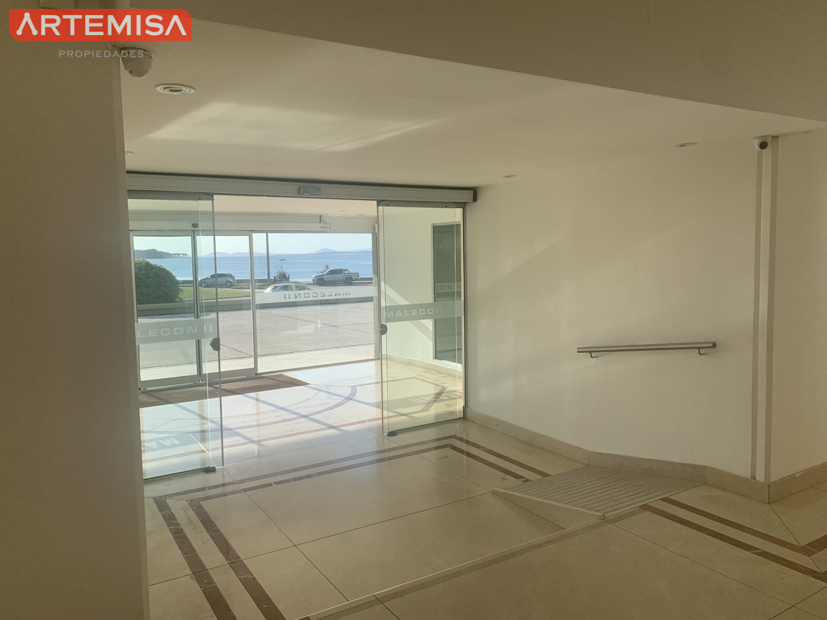 Apartamento ID.446 - Alquiler Temporal Parada 1 frente al Mar, mejor ubicación, vistas y servicios! Malecon II