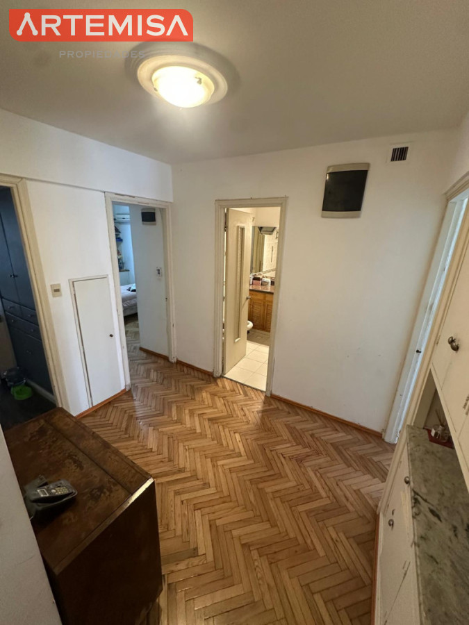 Apartamento ID.868 - Amplio apartamento de excelente construcción totalmente actualizado 3 dormitorios 