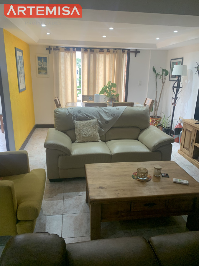 Apartamento ID.736 - Pent-House Con amplio parrillero Propio. 