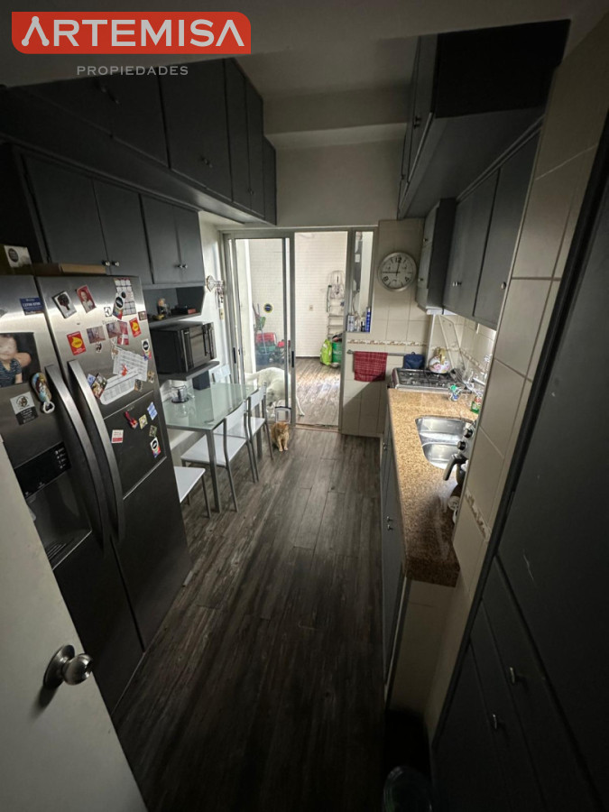 Apartamento ID.868 - Amplio apartamento de excelente construcción totalmente actualizado 3 dormitorios 