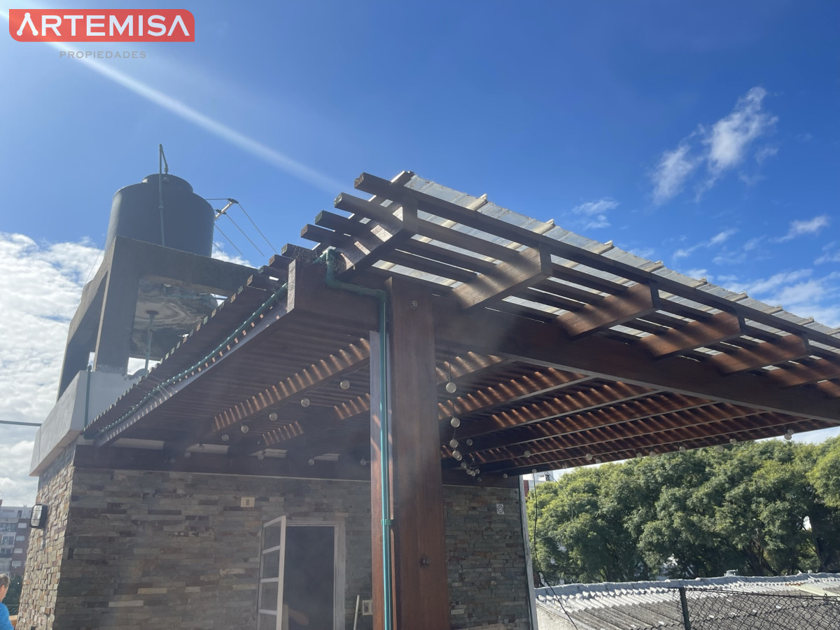 Apartamento ID.746 - Muy Iluminado y remodelado Apto 3 dorm. balcón y amplia terraza.