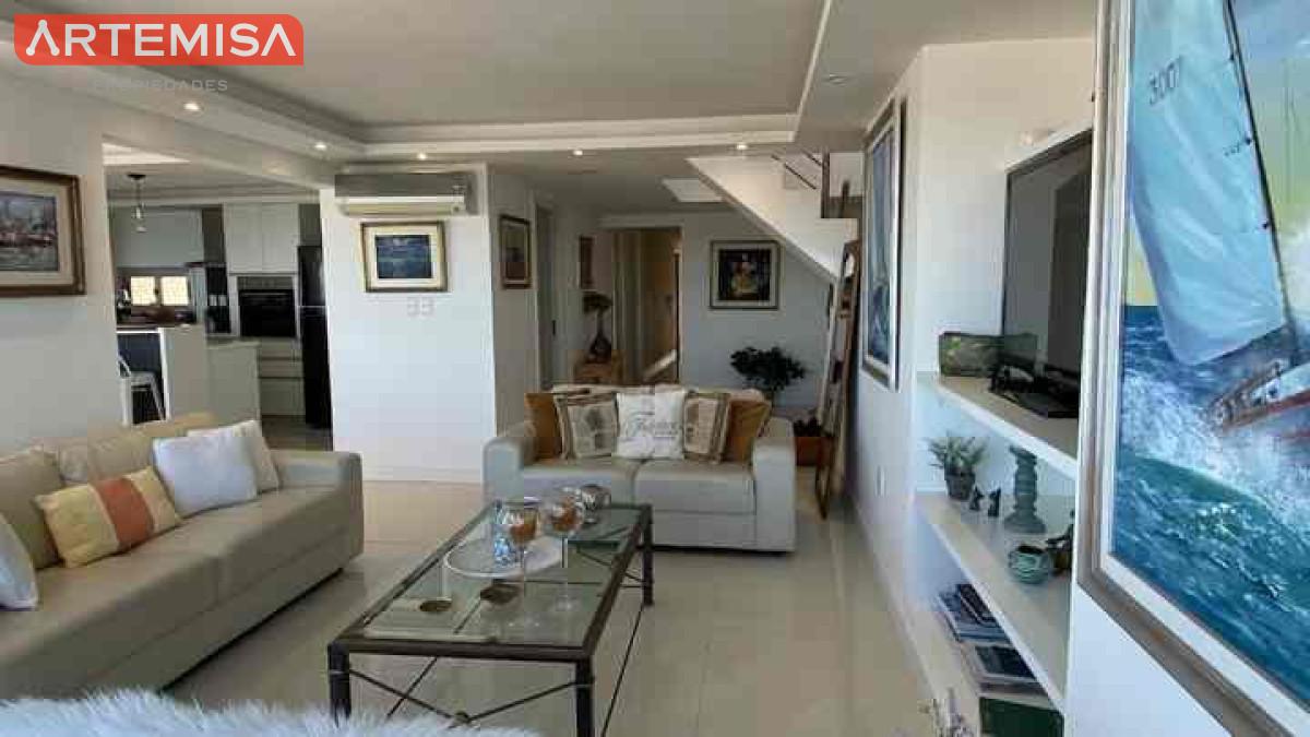Apartamento ID.975 - Espectacular PENTHOUSE DUPLEX  frente al MAR 4 SUITES