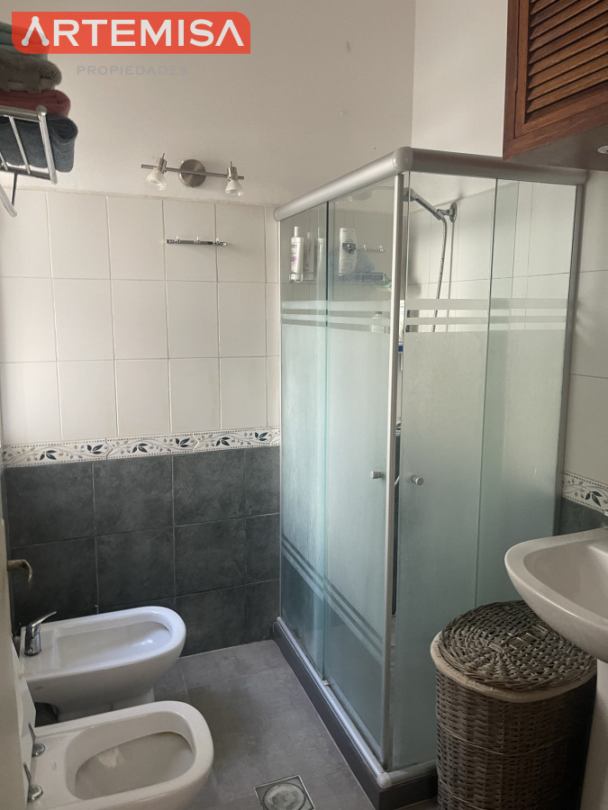 Apartamento ID.746 - Muy Iluminado y remodelado Apto 3 dorm. balcón y amplia terraza.
