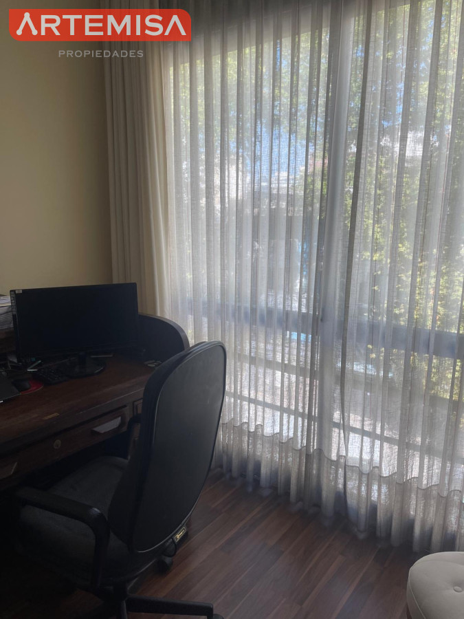 Apartamento ID.746 - Muy Iluminado y remodelado Apto 3 dorm. balcón y amplia terraza.