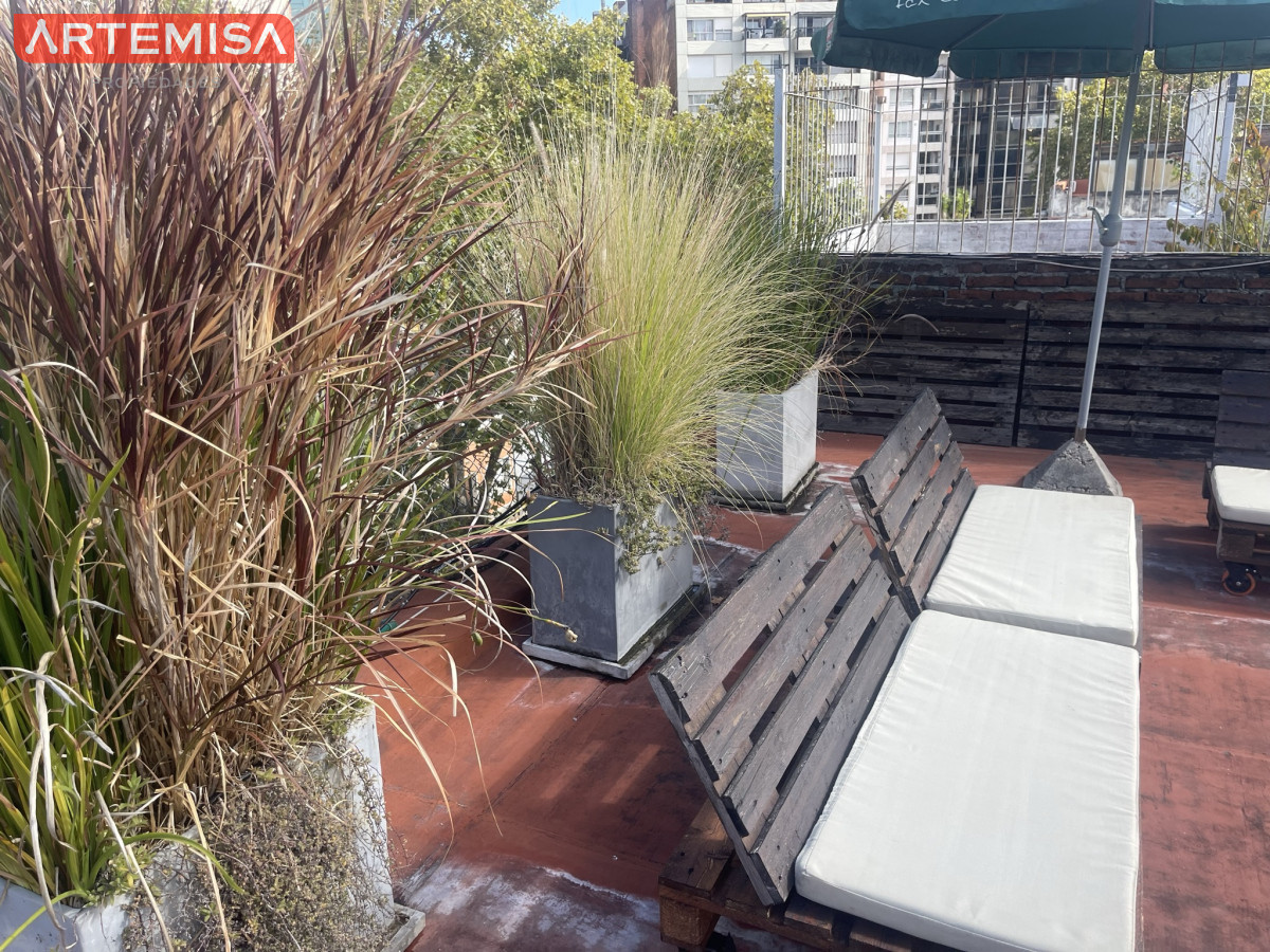 Apartamento ID.746 - Muy Iluminado y remodelado Apto 3 dorm. balcón y amplia terraza.