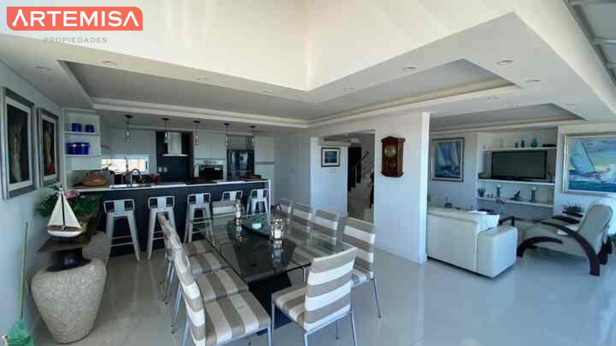 Apartamento ID.975 - Espectacular PENTHOUSE DUPLEX  frente al MAR 4 SUITES