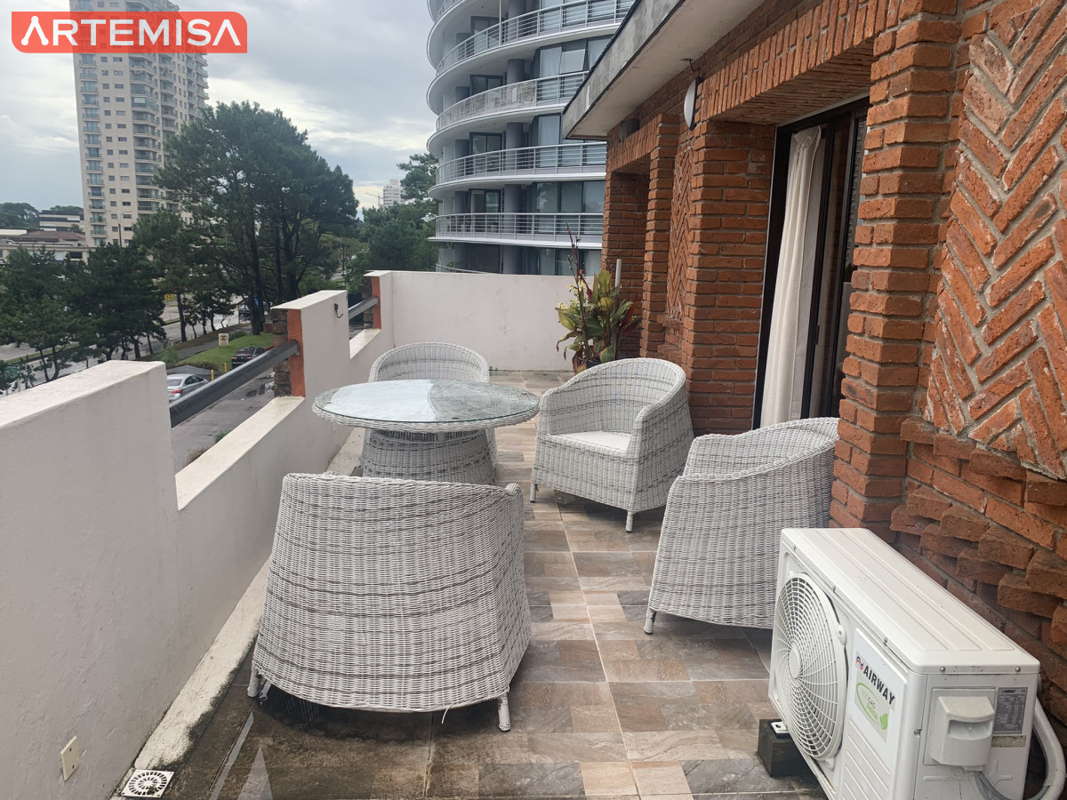 Apartamento ID.736 - Pent-House Con amplio parrillero Propio. 