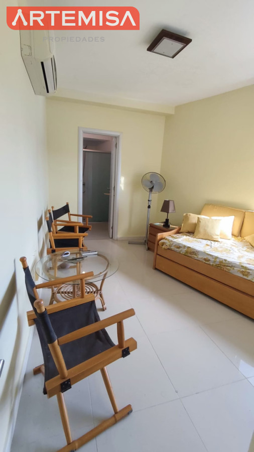 Apartamento ID.989 - DEPARTAMENTO AMPLIO Y CON VISTA AL MAR 