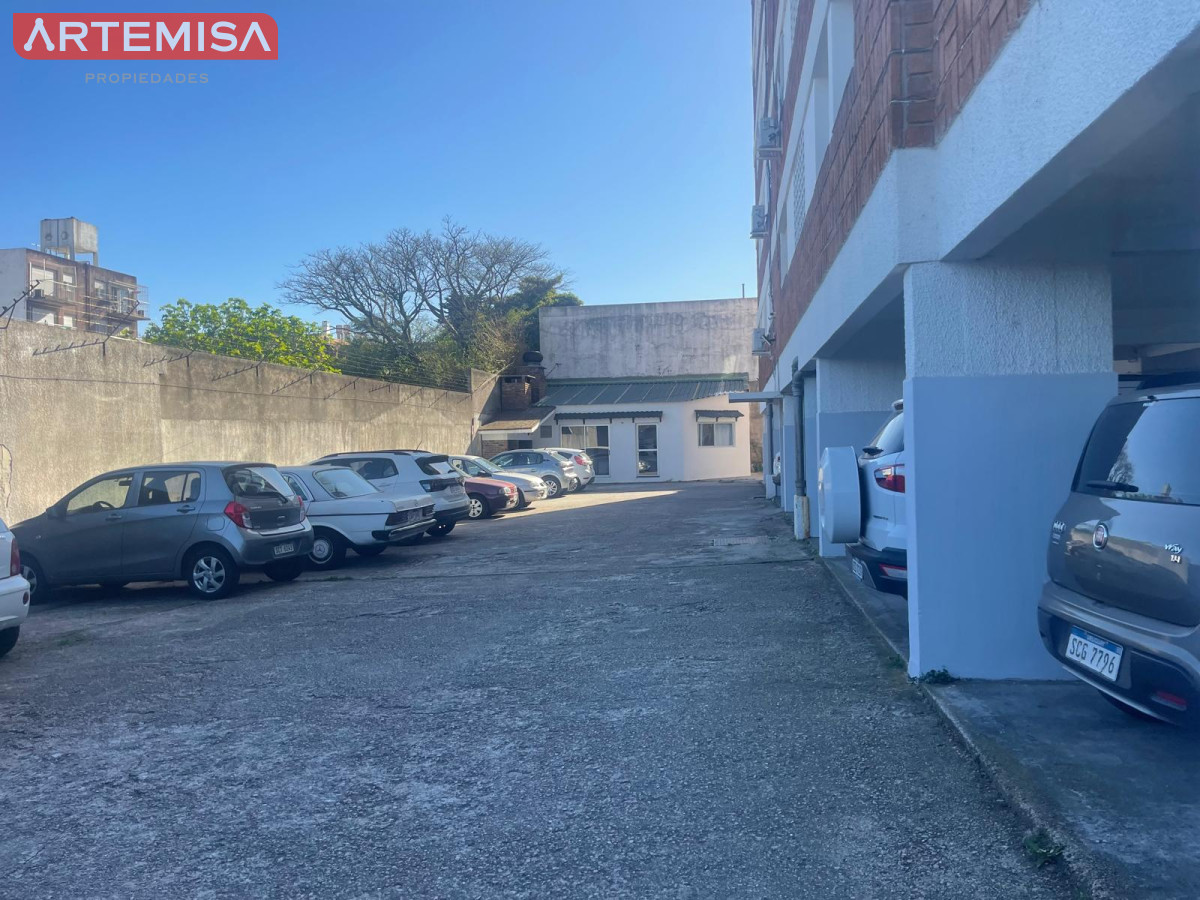 Apartamento ID.855 - Amplio e iluminado apartamento en Malvin 2/3 dormitorios y cocheras