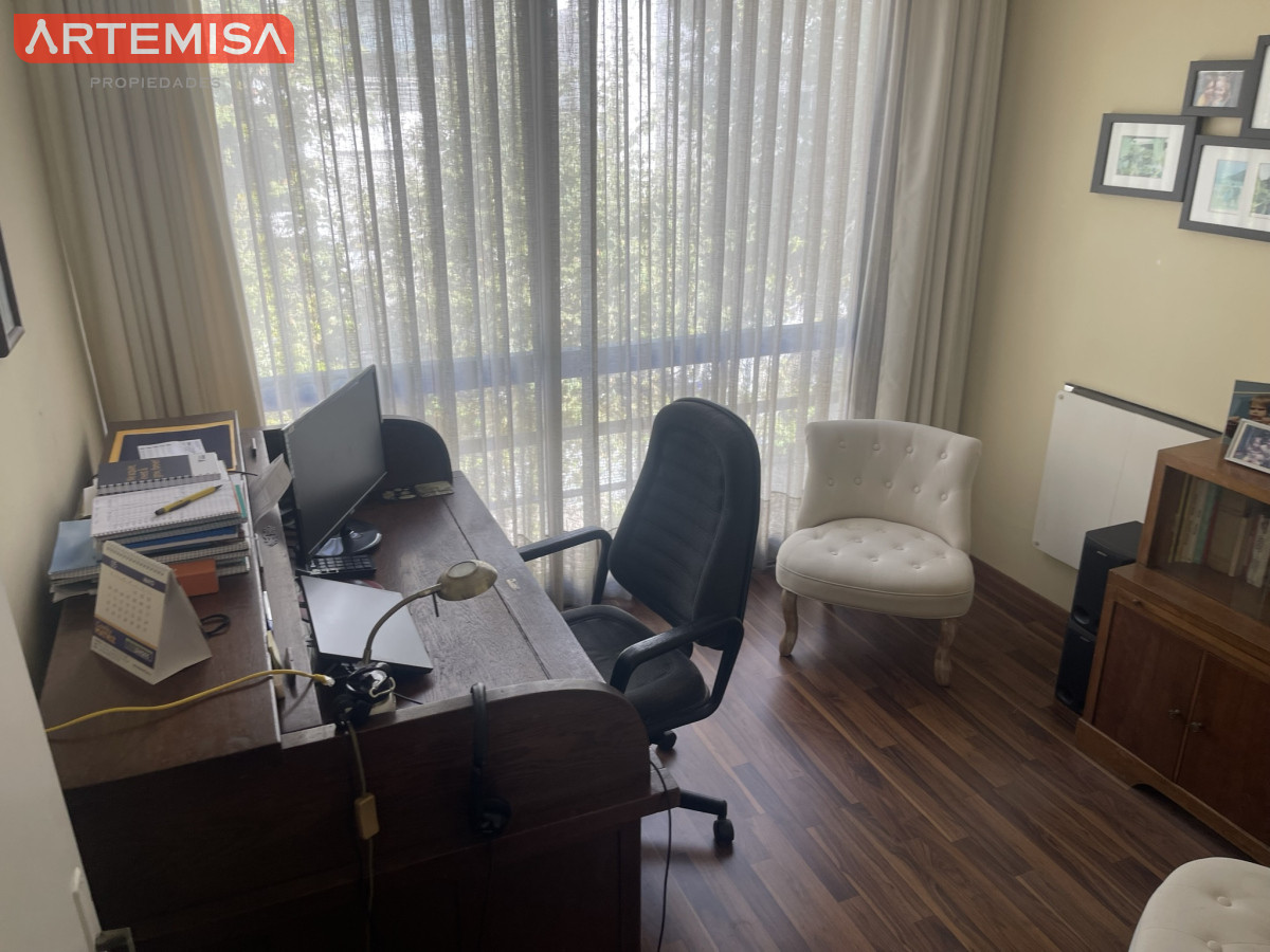 Apartamento ID.746 - Muy Iluminado y remodelado Apto 3 dorm. balcón y amplia terraza.