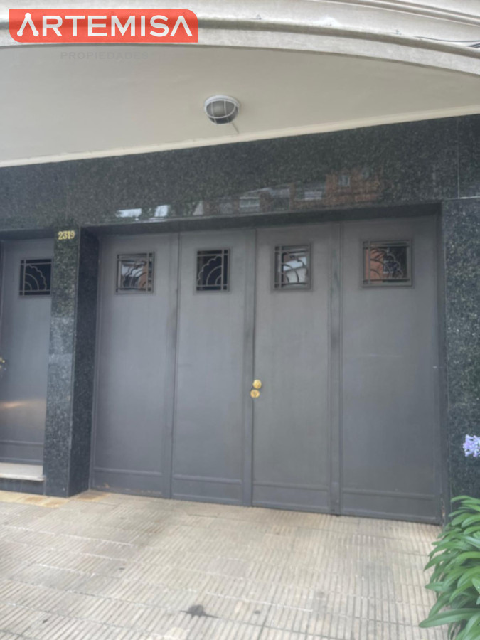 Apartamento ID.868 - Amplio apartamento de excelente construcción totalmente actualizado 3 dormitorios 