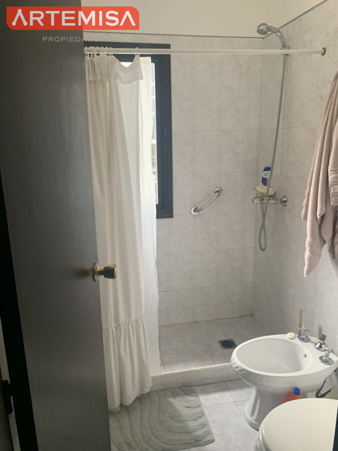 Apartamento ID.736 - Pent-House Con amplio parrillero Propio. 