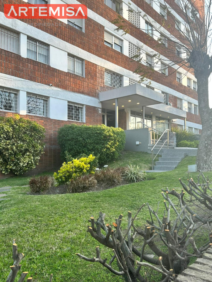 Apartamento ID.855 - Amplio e iluminado apartamento en Malvin 2/3 dormitorios y cocheras