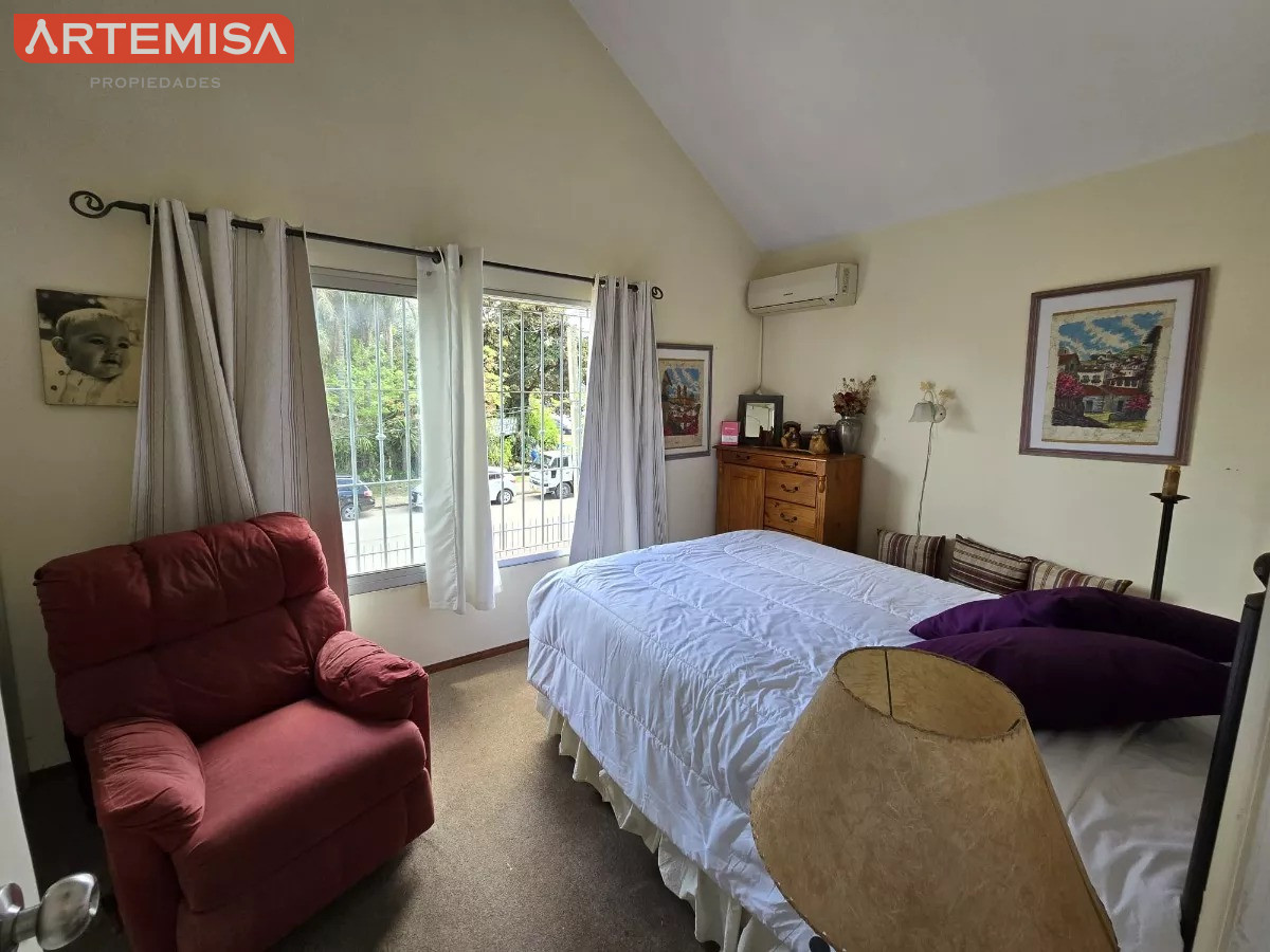 Casa ID.422 - Se vende casa de 2 dormitorios 2 baños Punta Gorda