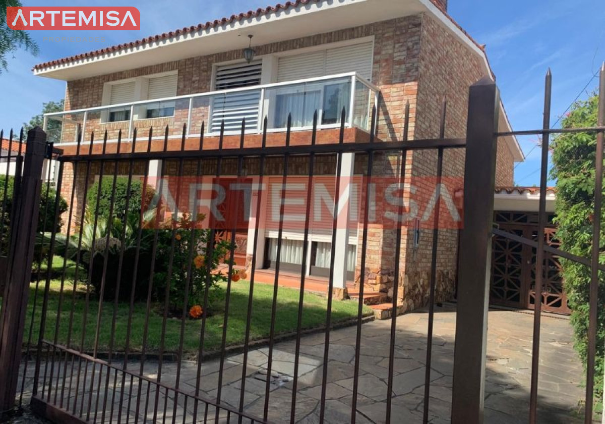 Casa ID.13 - Inversionistas O Empresas! 2 Casas + 1 Apartamento En Carrasco + Más De 700 M2 De Terreno