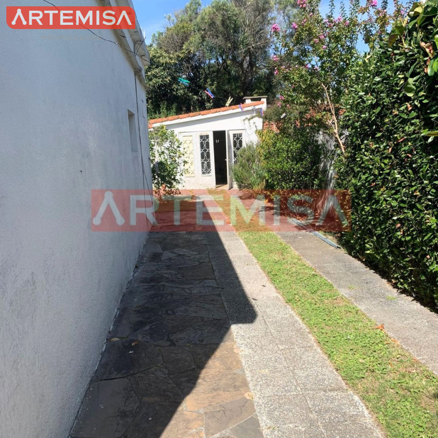 Casa ID.13 - Inversionistas O Empresas! 2 Casas + 1 Apartamento En Carrasco + Más De 700 M2 De Terreno