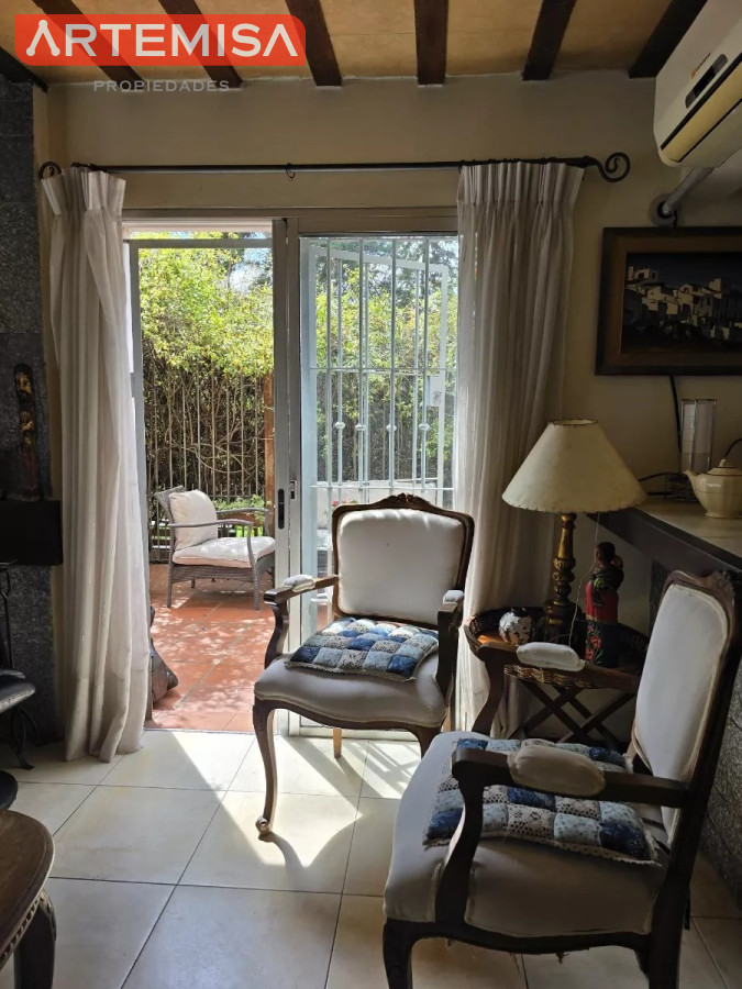 Casa ID.422 - Se vende casa de 2 dormitorios 2 baños Punta Gorda