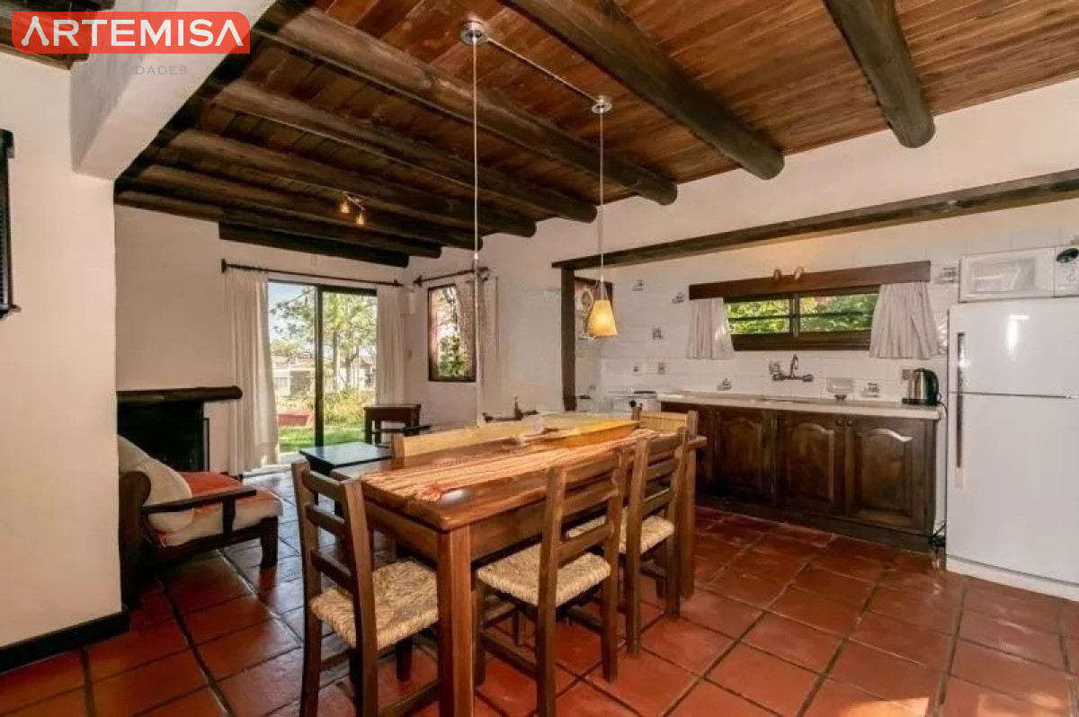 Casa ID.439 - vende un atractivo Complejo integrado por 3 viviendas independientes