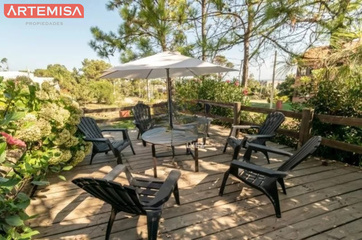 Casa ID.439 - vende un atractivo Complejo integrado por 3 viviendas independientes