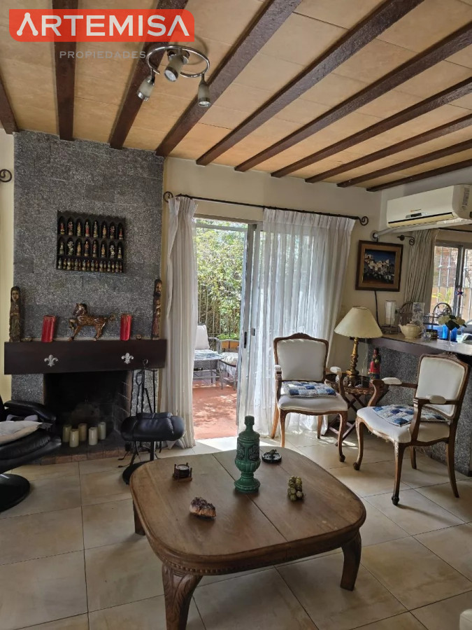 Casa ID.422 - Se vende casa de 2 dormitorios 2 baños Punta Gorda