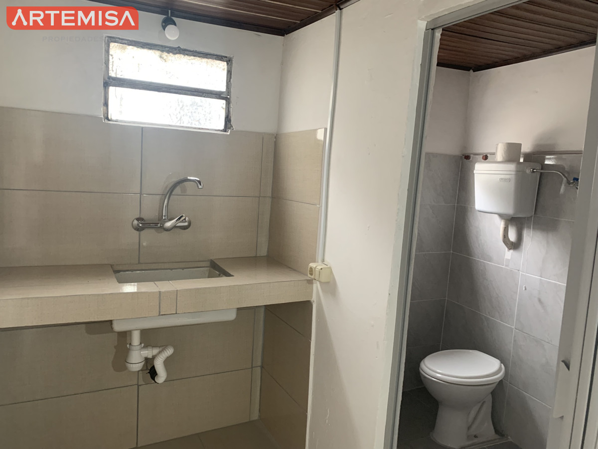 Casa ID.806 - Inversionista: Apartamentos, deposito y Garage.