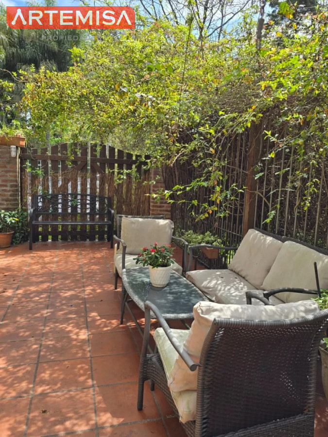 Casa ID.422 - Se vende casa de 2 dormitorios 2 baños Punta Gorda