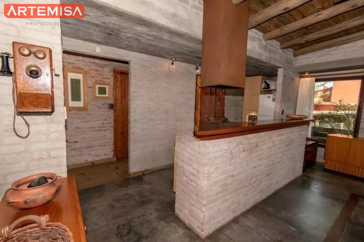 Casa ID.439 - vende un atractivo Complejo integrado por 3 viviendas independientes