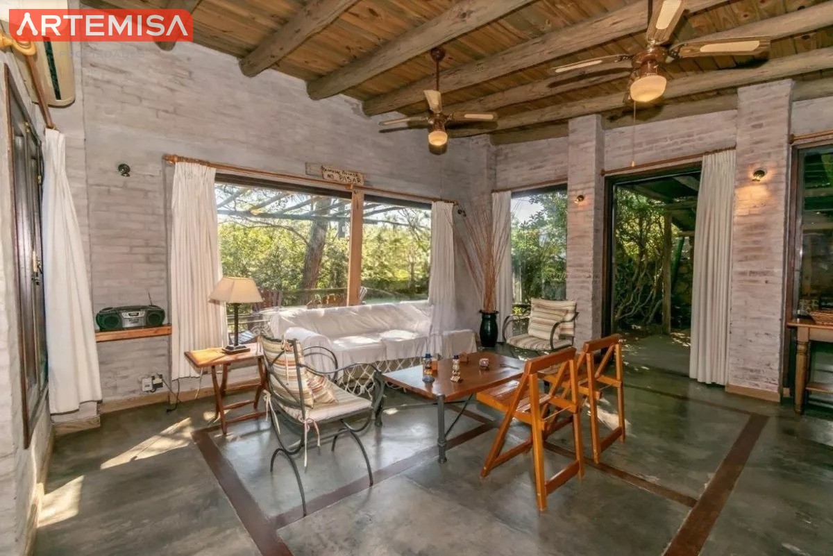 Casa ID.439 - vende un atractivo Complejo integrado por 3 viviendas independientes